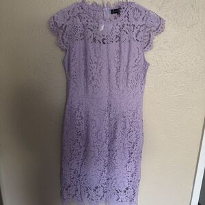 Chic Lilac Lace Midi Dress